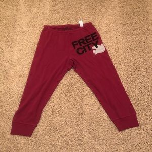 FREECITYLARGE magenta lightweight sweats